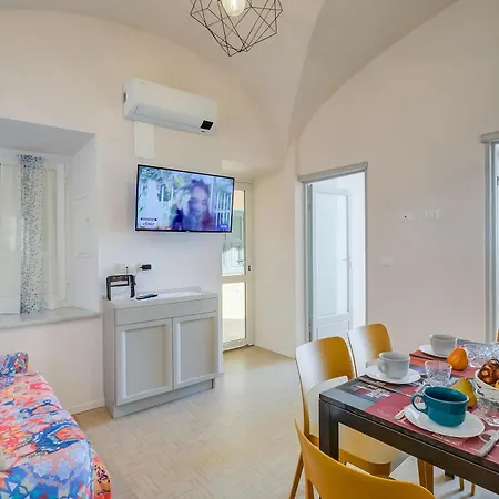 La Casa Sulla - On The Beach- Happy アラッシオ